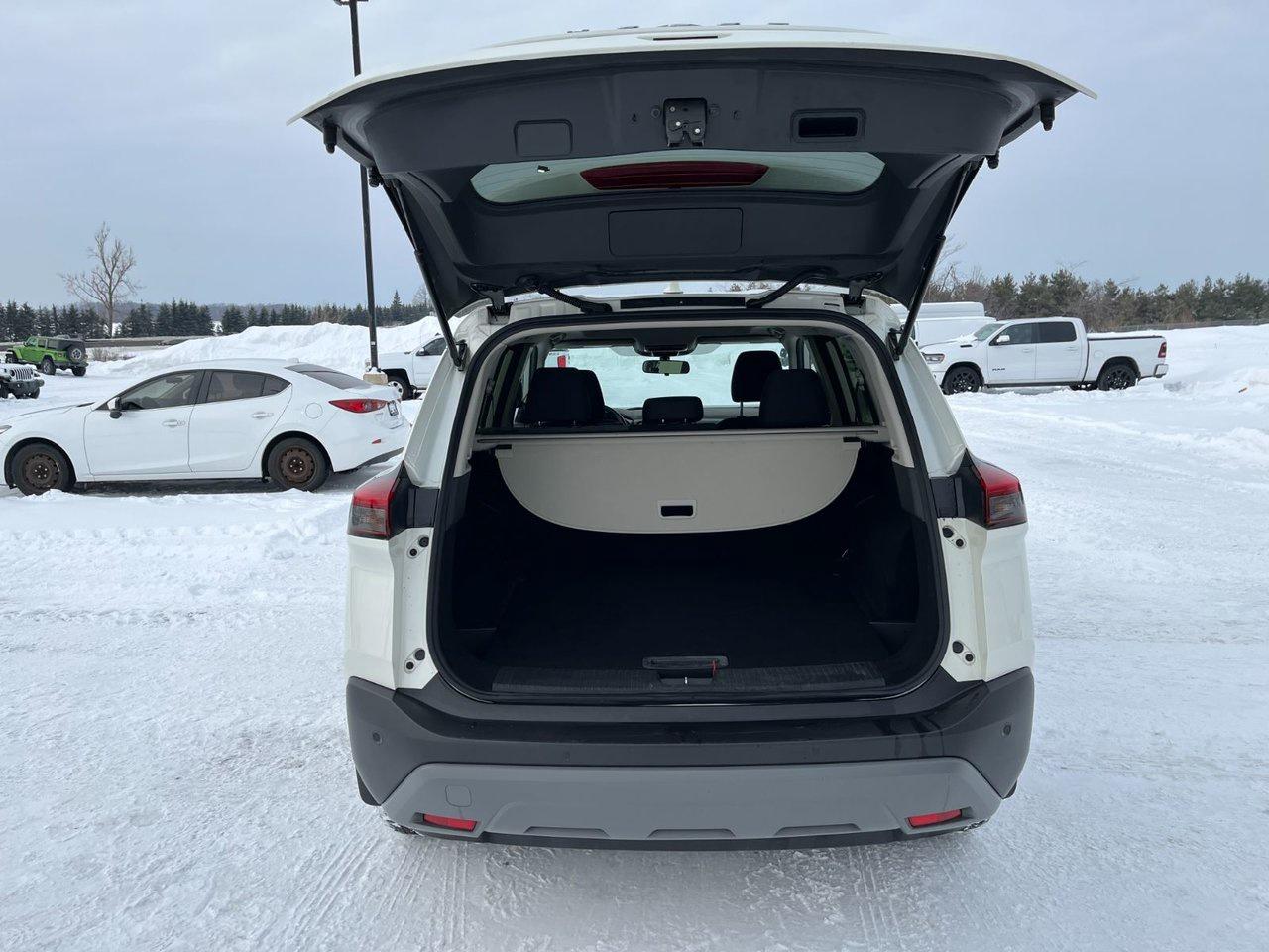 2023 Nissan Rogue SV AWD MOONROOF Photo