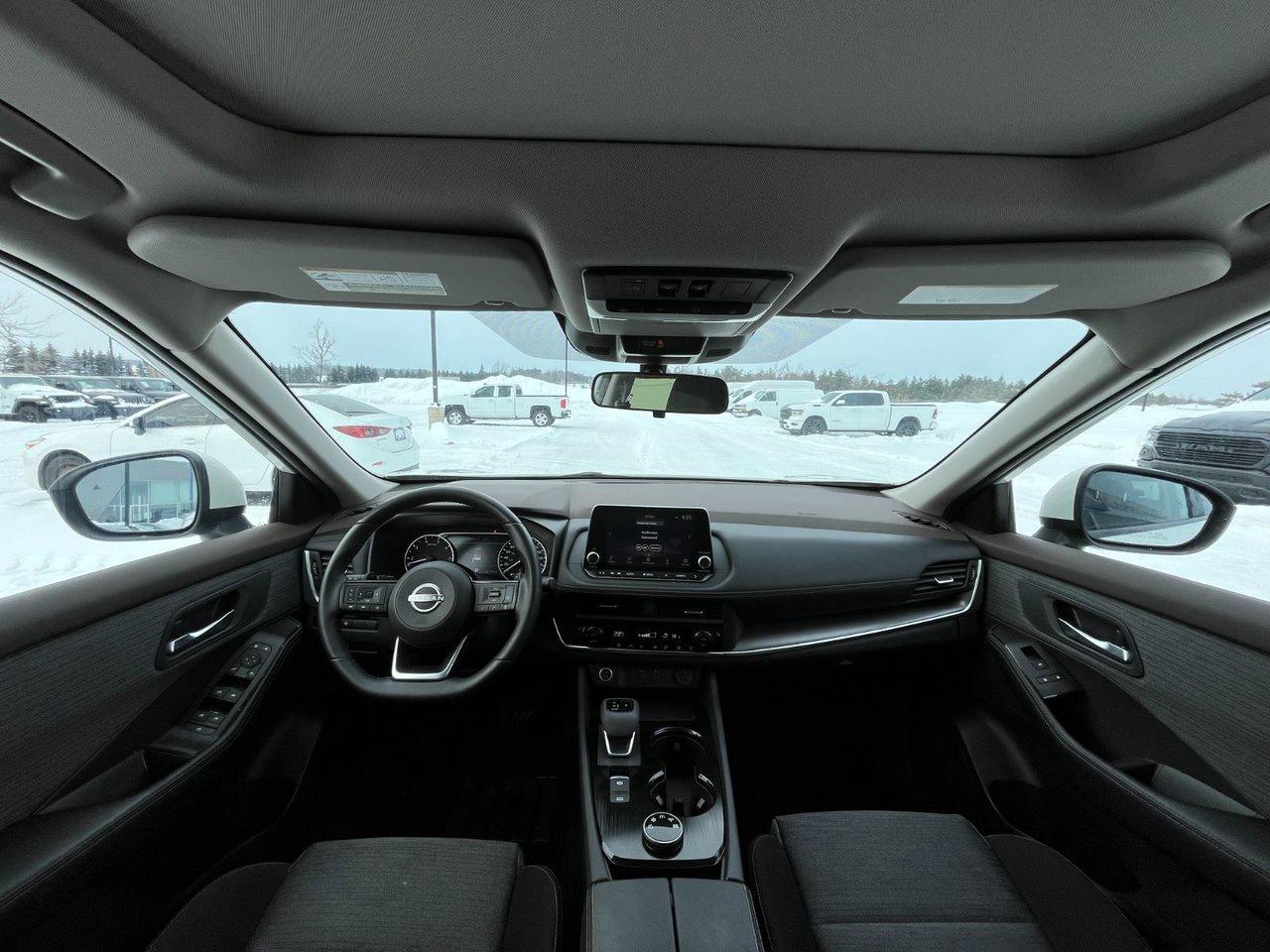 2023 Nissan Rogue SV AWD MOONROOF Photo