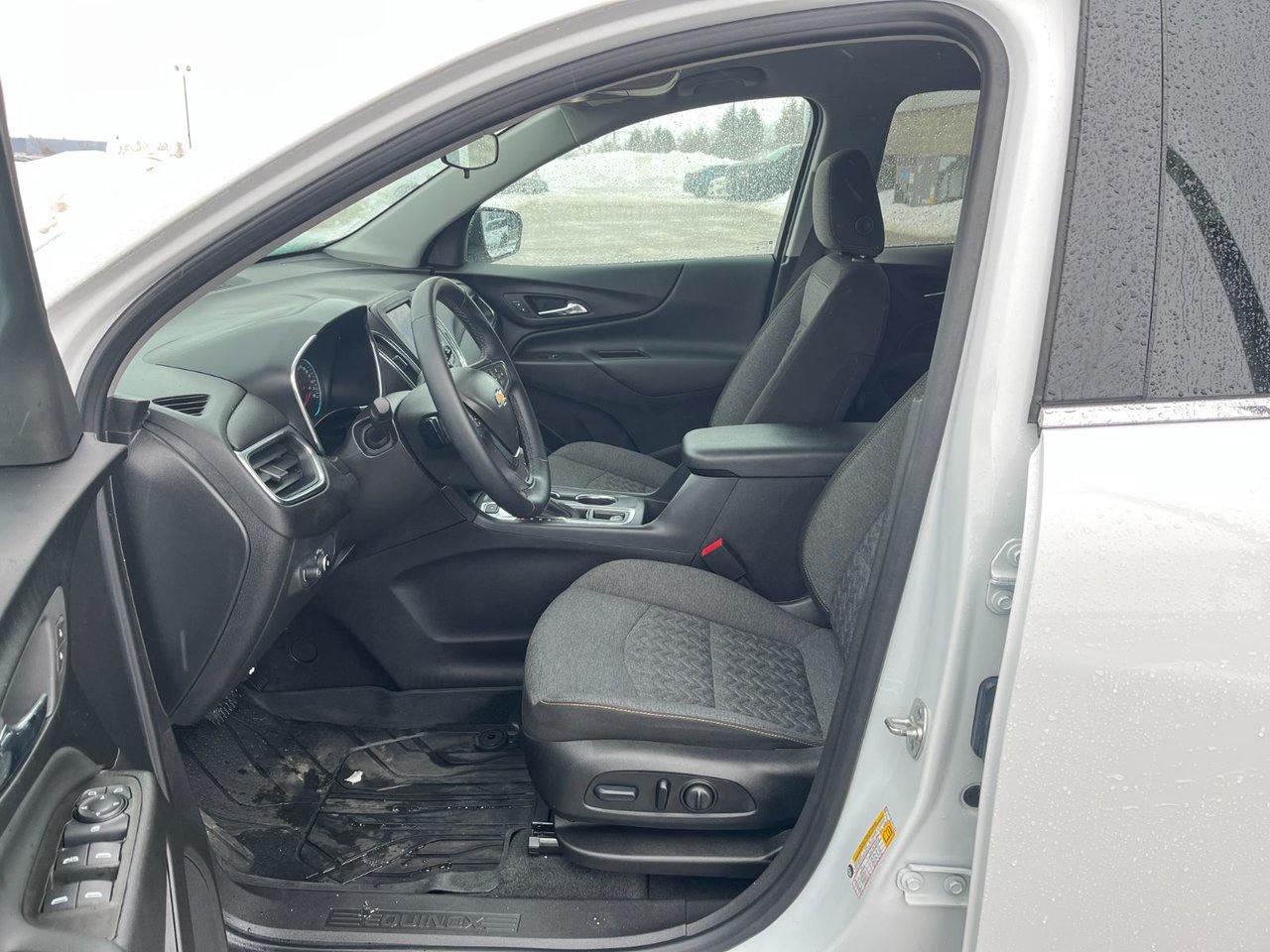 2024 Chevrolet Equinox AWD 4DR LT Photo