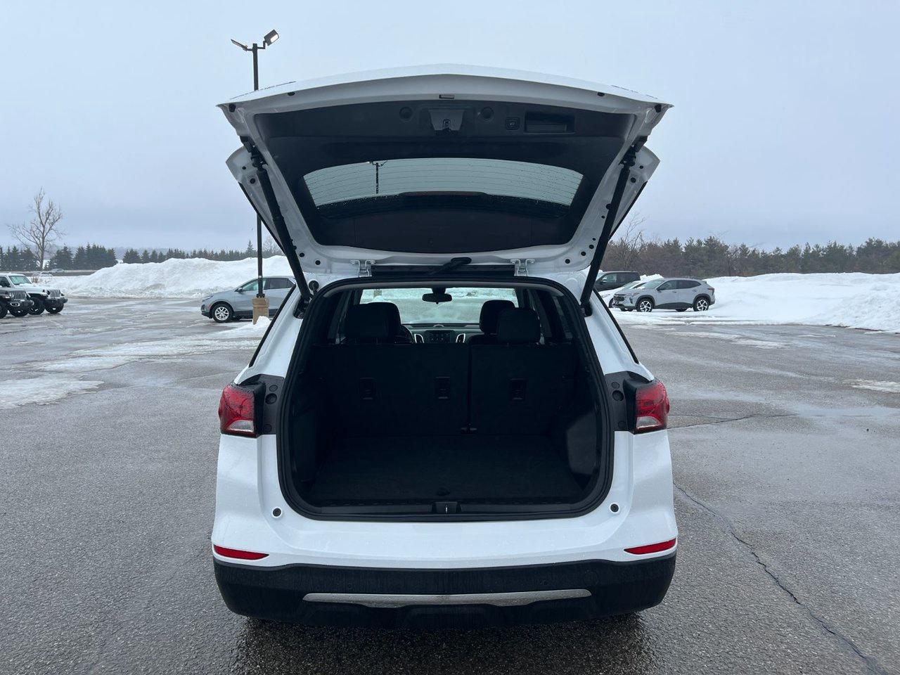 2024 Chevrolet Equinox AWD 4DR LT Photo