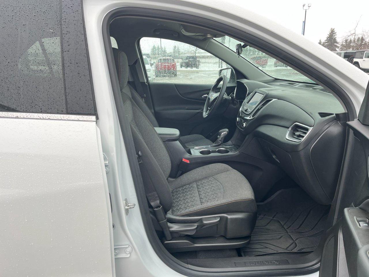 2024 Chevrolet Equinox AWD 4DR LT Photo