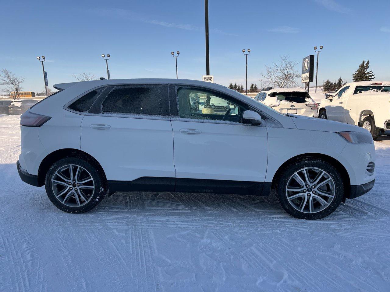 2022 Ford Edge Titanium AWD Photo