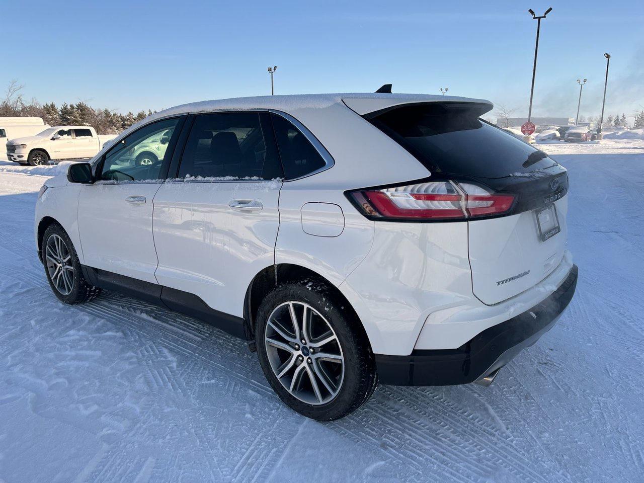 2022 Ford Edge Titanium AWD Photo