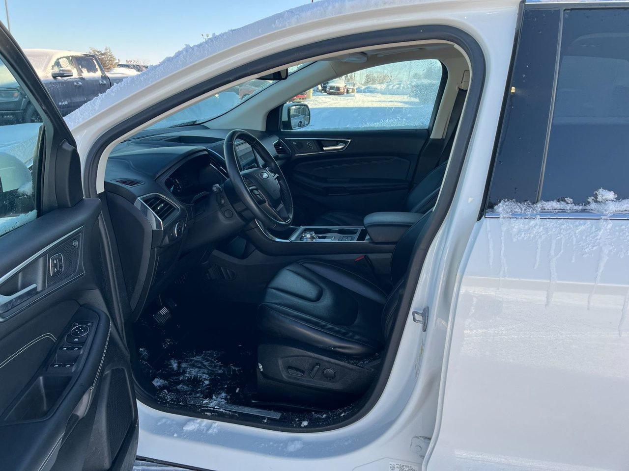 2022 Ford Edge Titanium AWD Photo