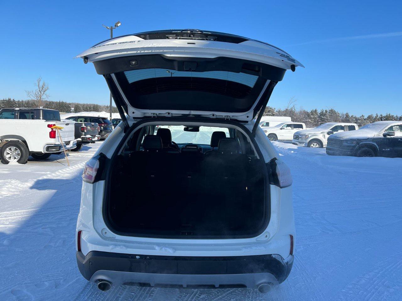 2022 Ford Edge Titanium AWD Photo