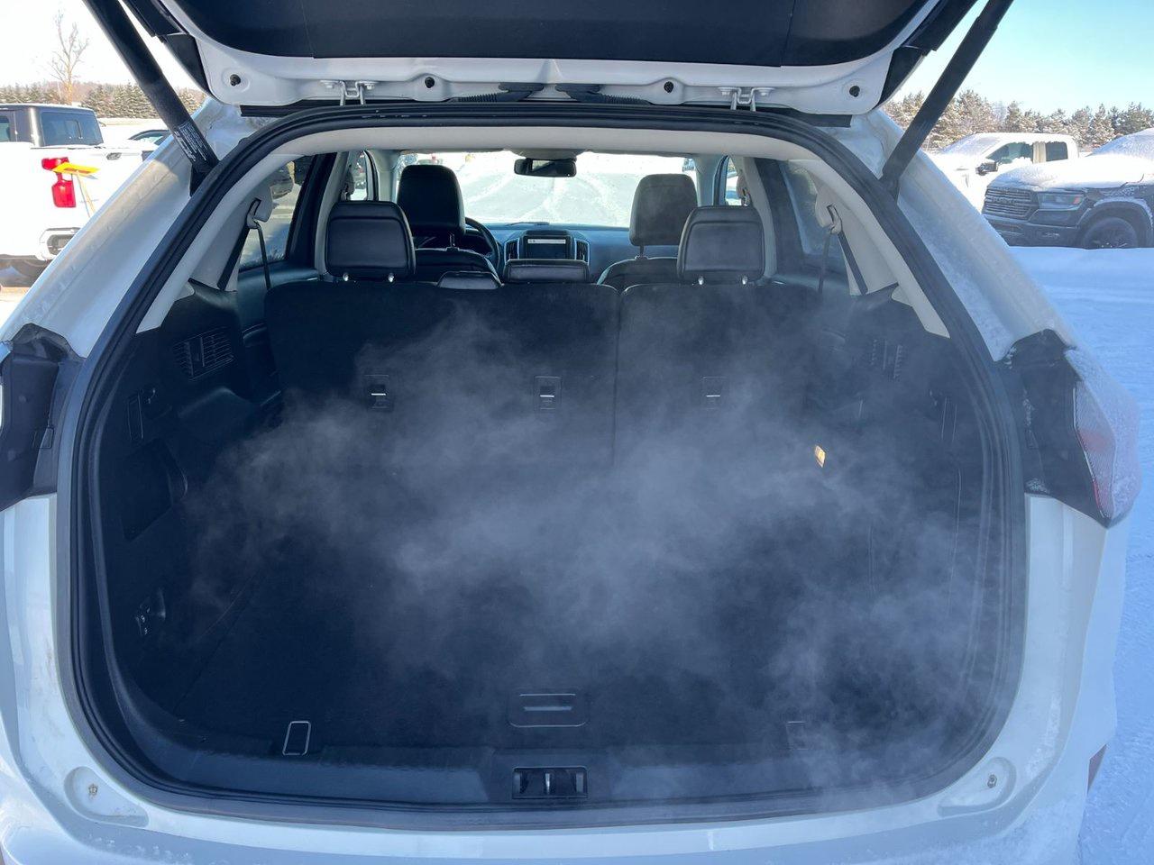 2022 Ford Edge Titanium AWD Photo