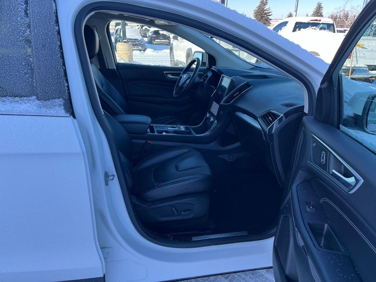 2022 Ford Edge Titanium AWD Photo