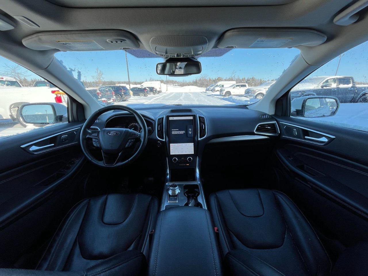 2022 Ford Edge Titanium AWD Photo