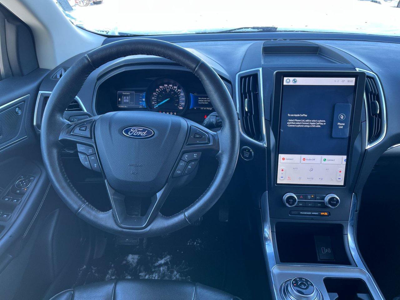 2022 Ford Edge Titanium AWD Photo