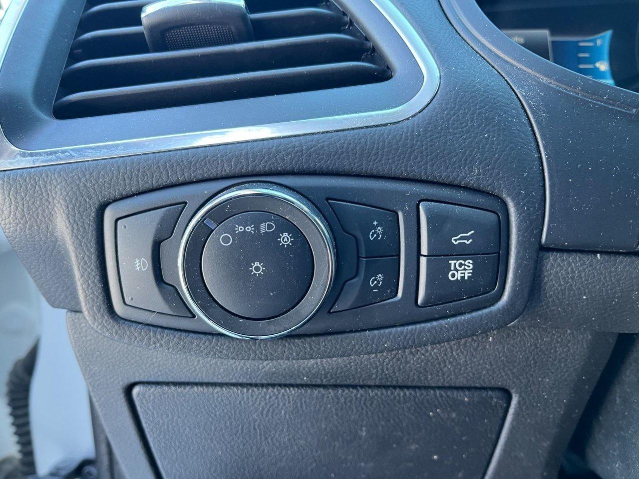 2022 Ford Edge Titanium AWD Photo