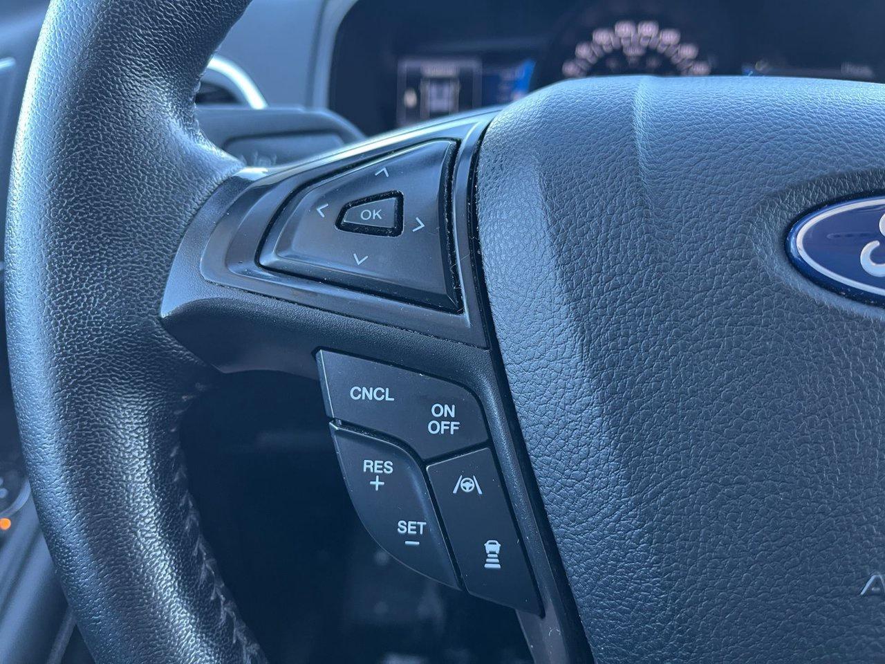 2022 Ford Edge Titanium AWD Photo