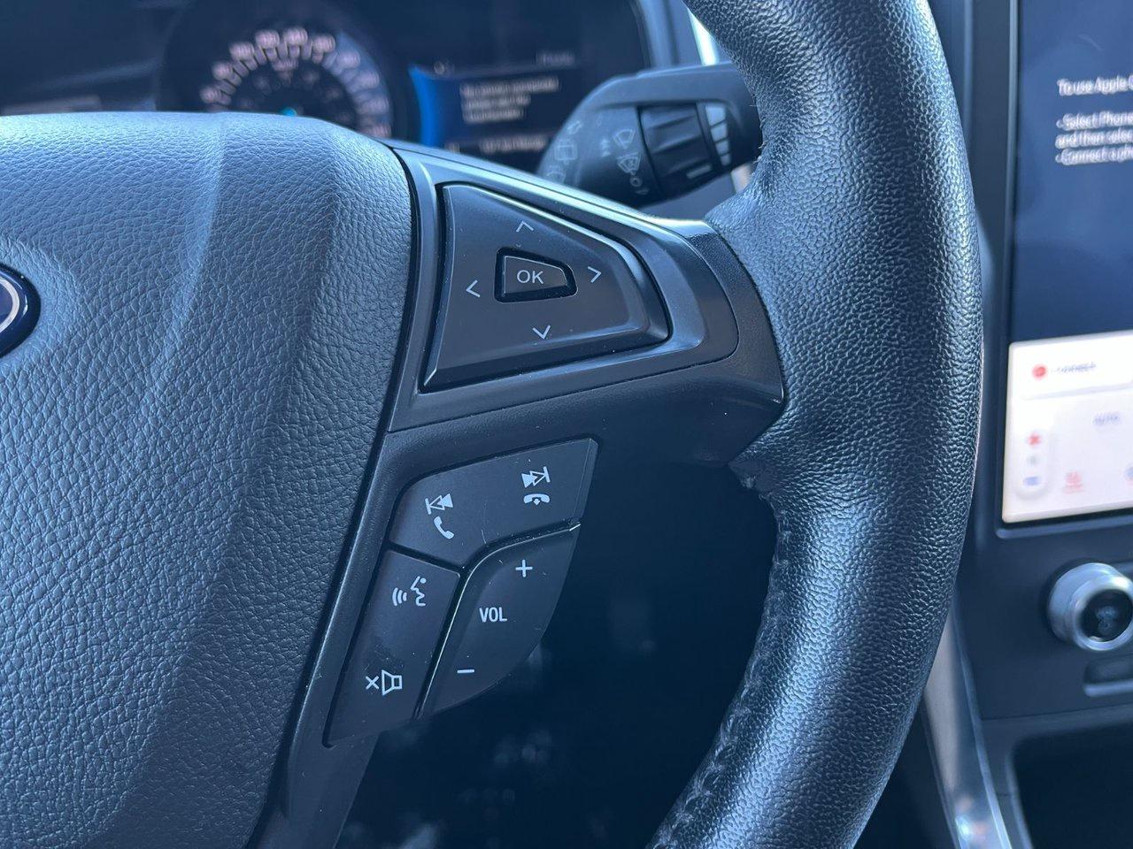 2022 Ford Edge Titanium AWD Photo