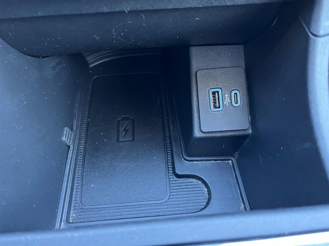 2022 Ford Edge Titanium AWD Photo