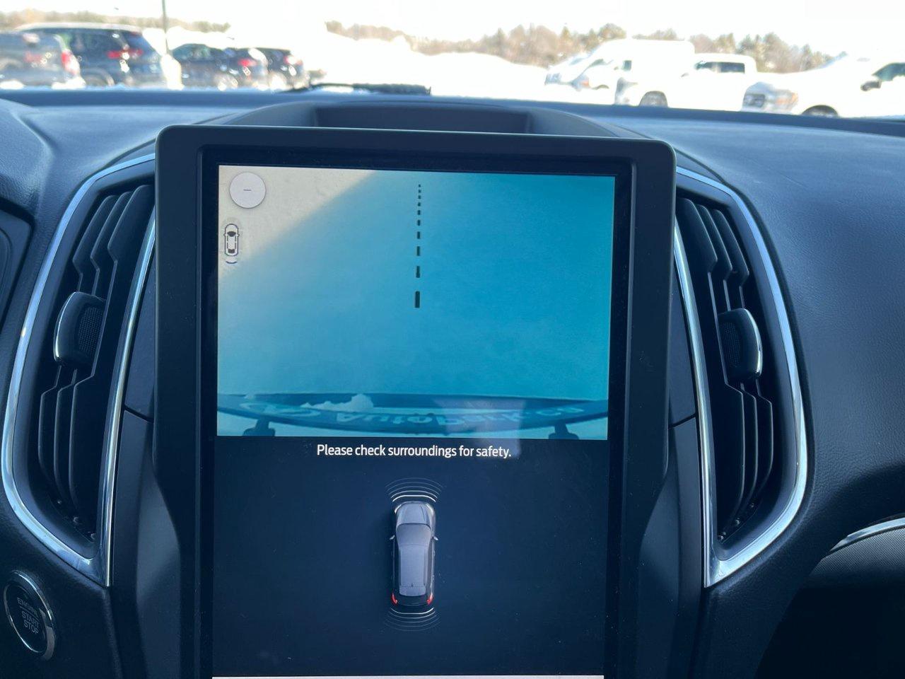 2022 Ford Edge Titanium AWD Photo