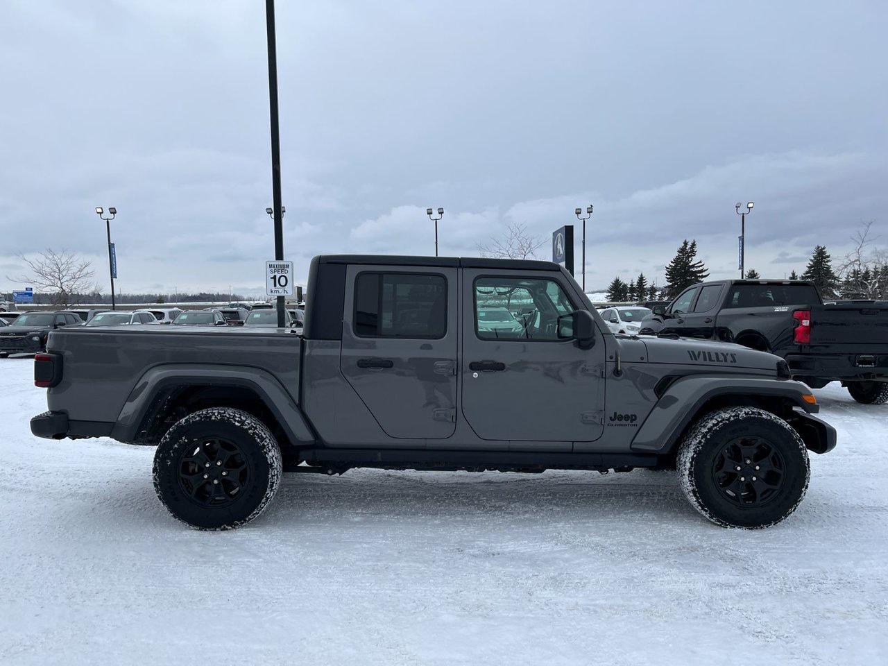 2021 Jeep Gladiator Willys 4x4 Photo