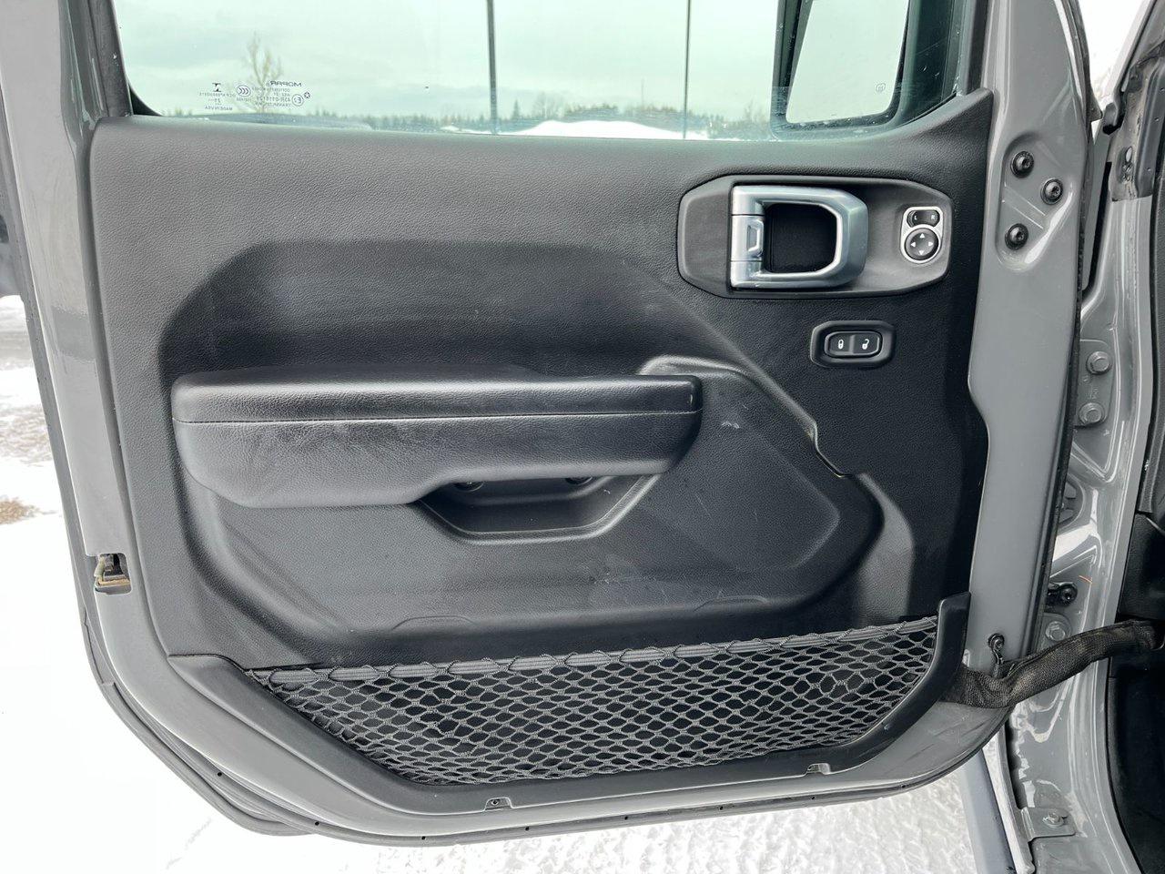 2021 Jeep Gladiator Willys 4x4 Photo