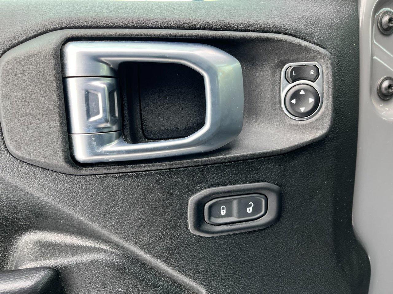 2021 Jeep Gladiator Willys 4x4 Photo