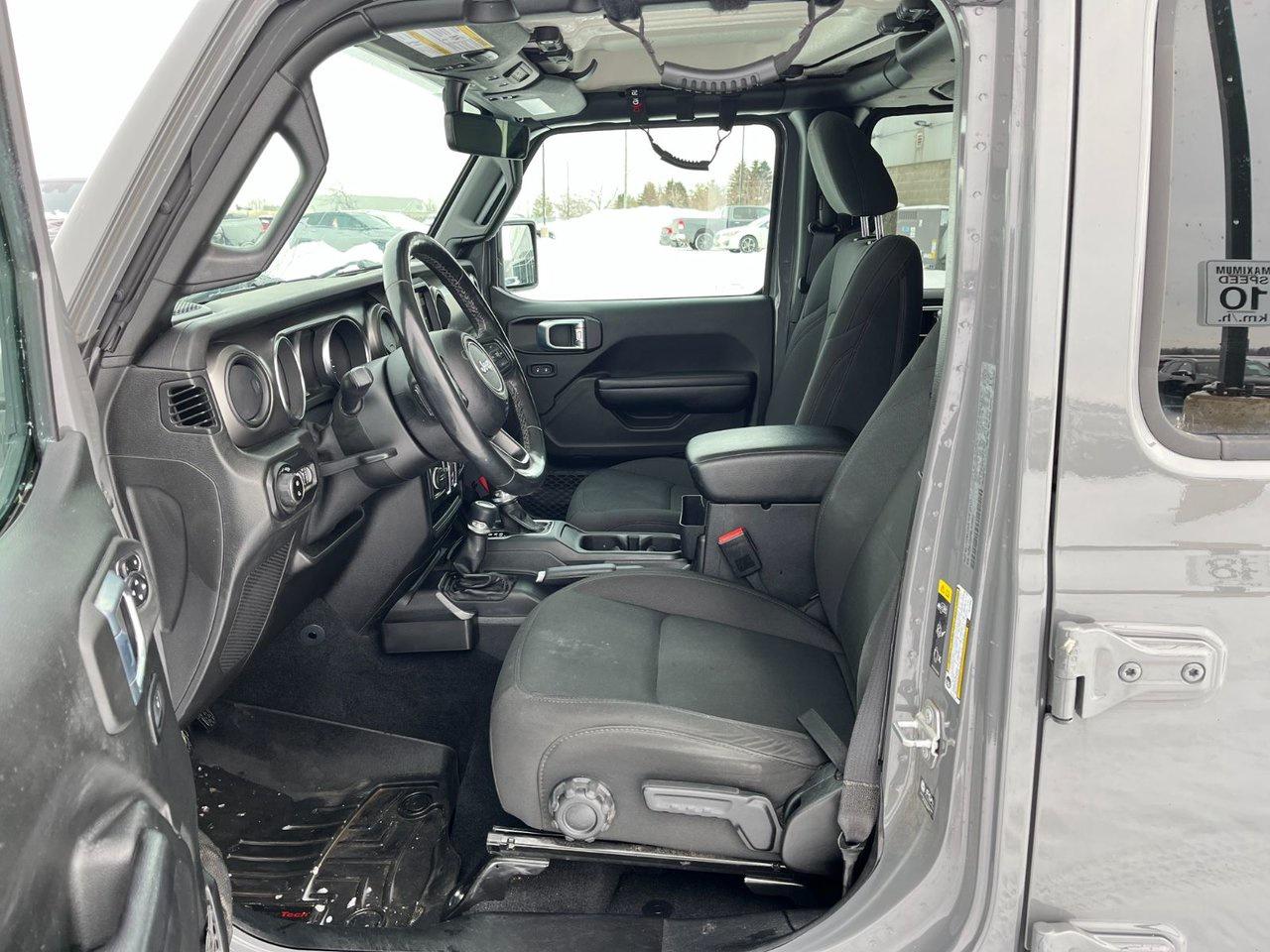 2021 Jeep Gladiator Willys 4x4 Photo