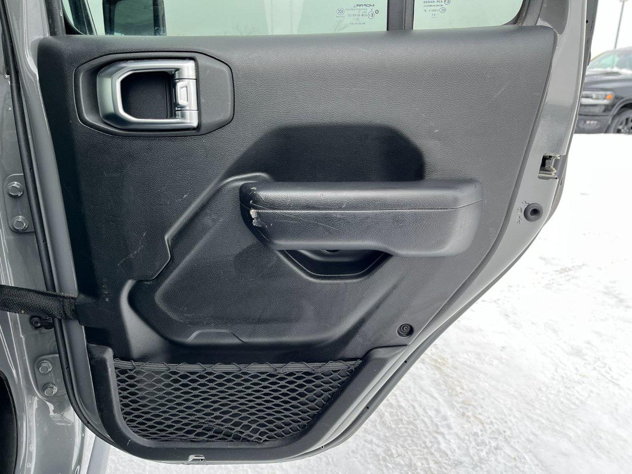 2021 Jeep Gladiator Willys 4x4 Photo