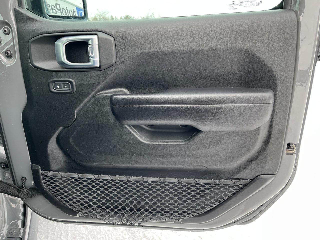 2021 Jeep Gladiator Willys 4x4 Photo