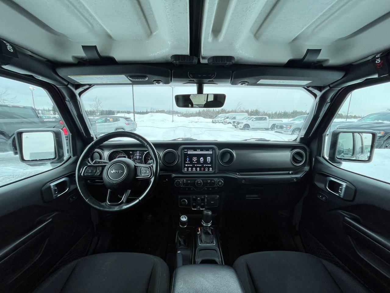 2021 Jeep Gladiator Willys 4x4 Photo