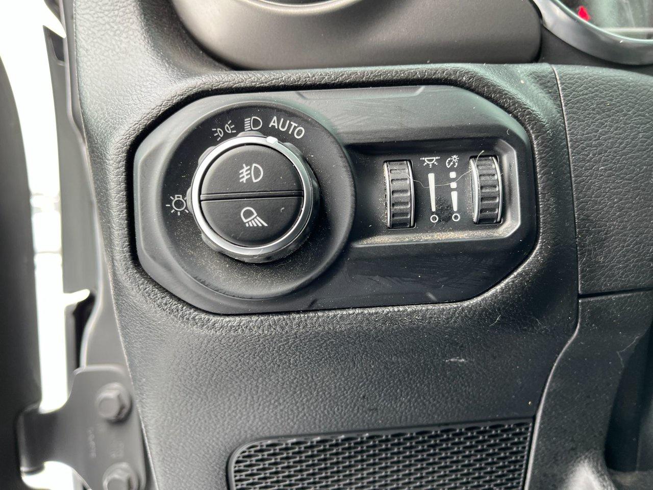 2021 Jeep Gladiator Willys 4x4 Photo