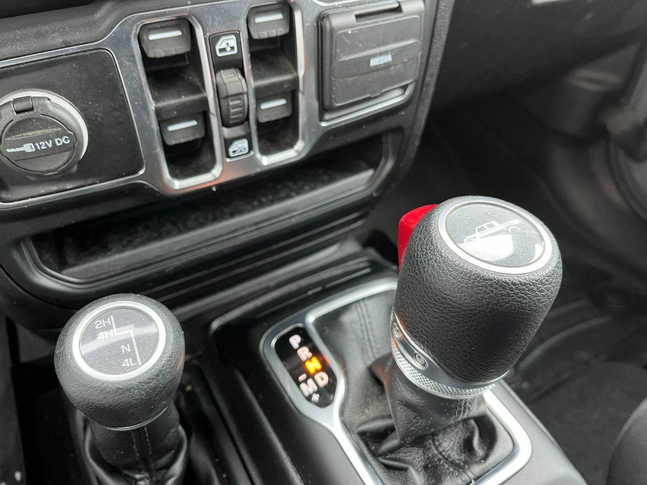 2021 Jeep Gladiator Willys 4x4 Photo