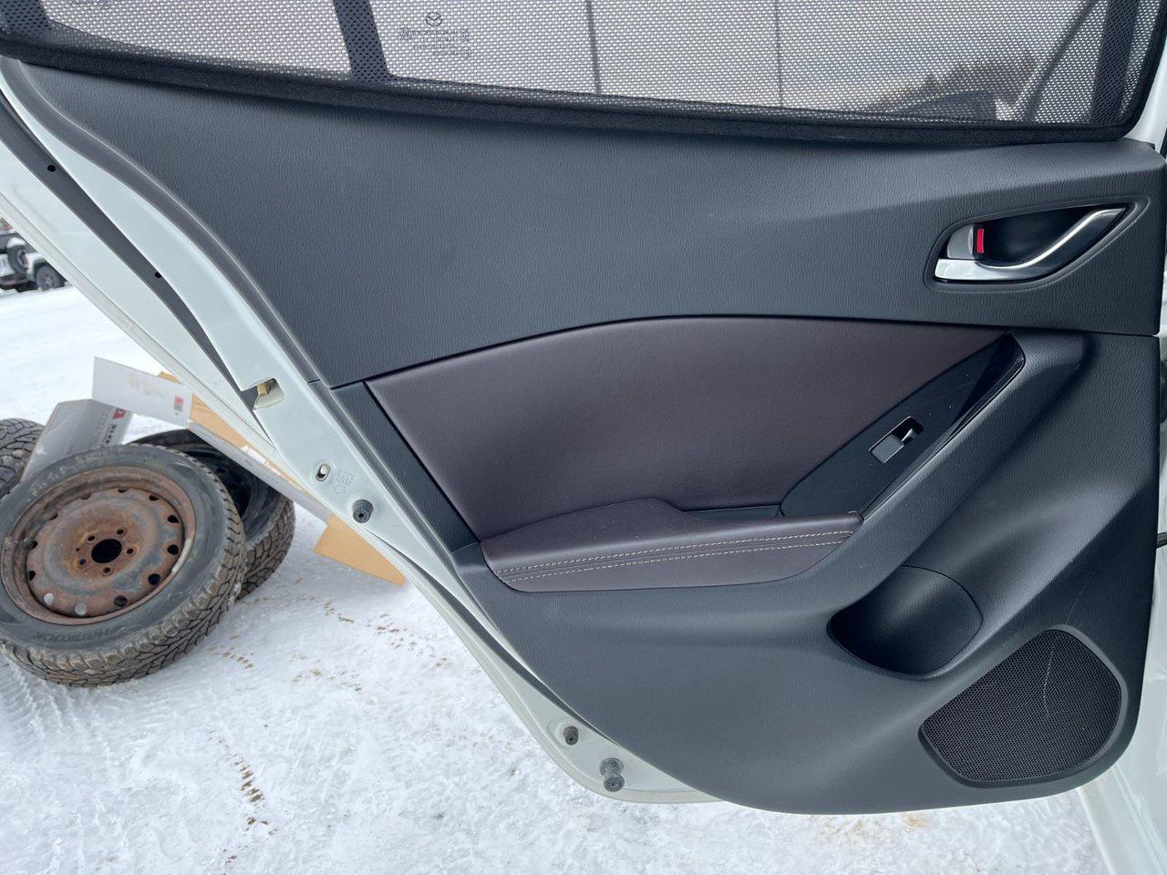 2018 Mazda MAZDA3 GS AUTO Photo