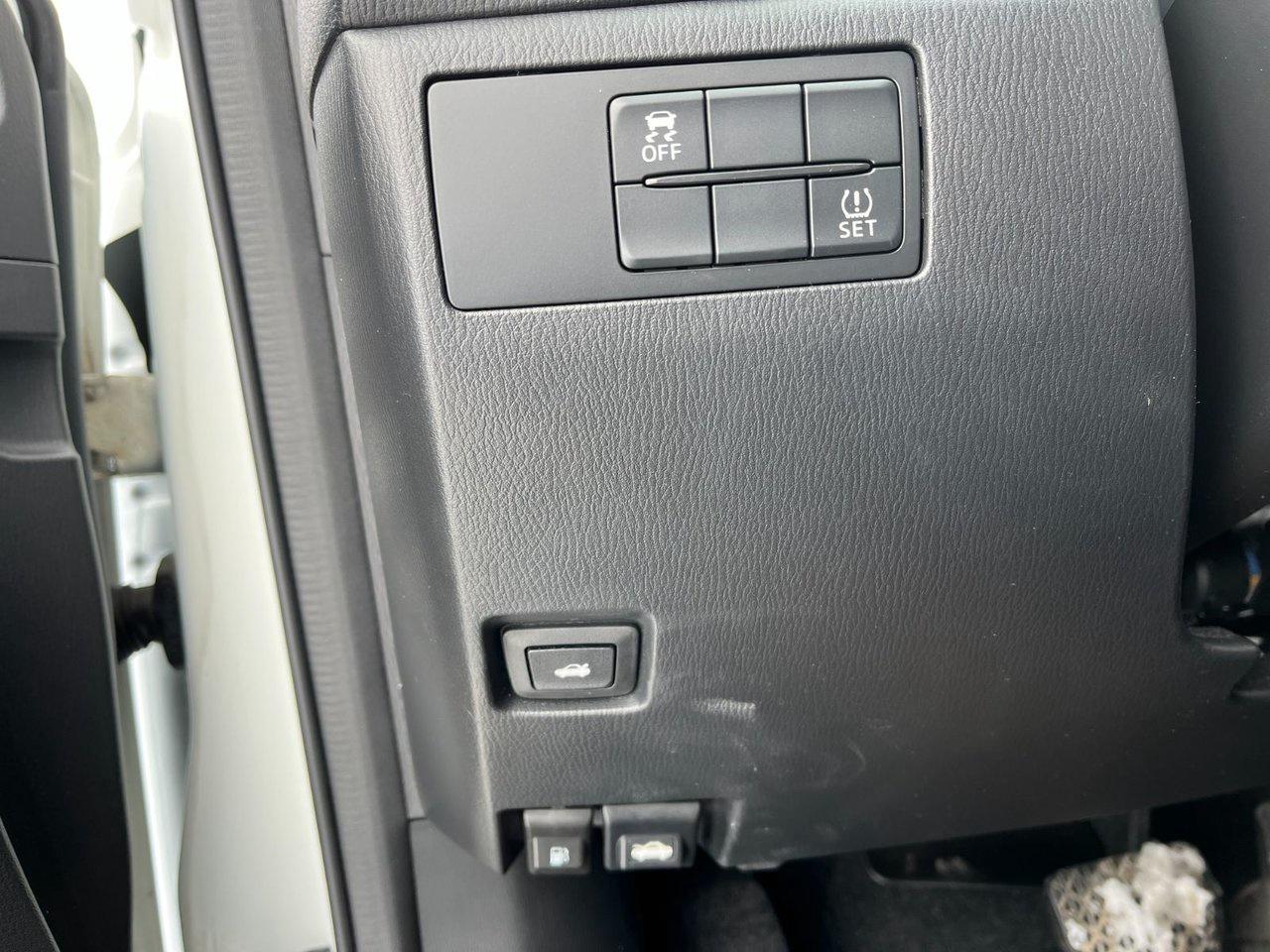 2018 Mazda MAZDA3 GS AUTO Photo