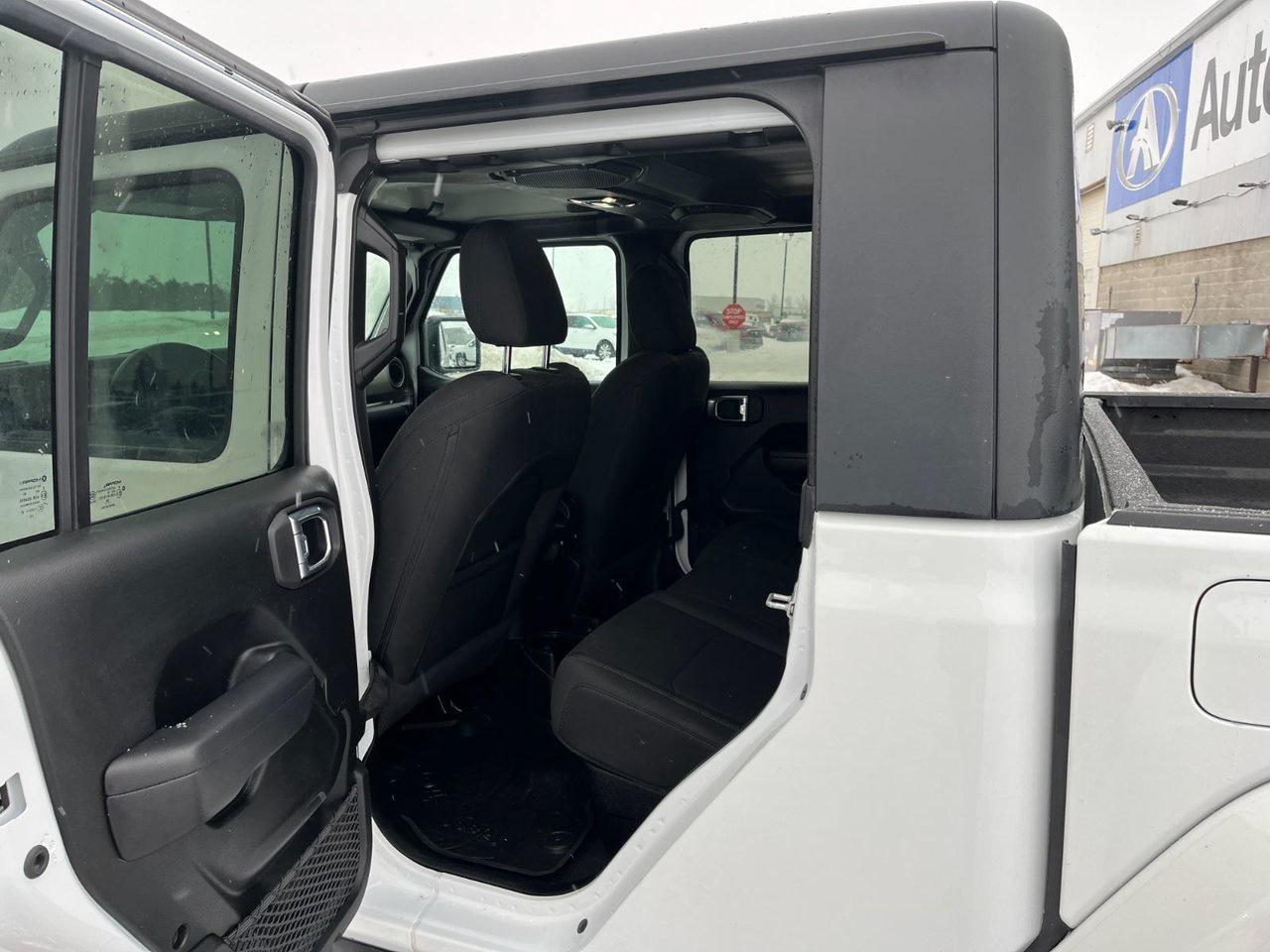 2021 Jeep Gladiator Willys 4x4 Photo