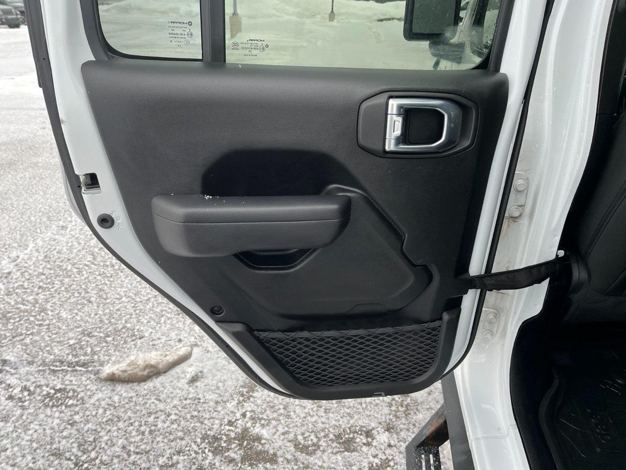 2021 Jeep Gladiator Willys 4x4 Photo