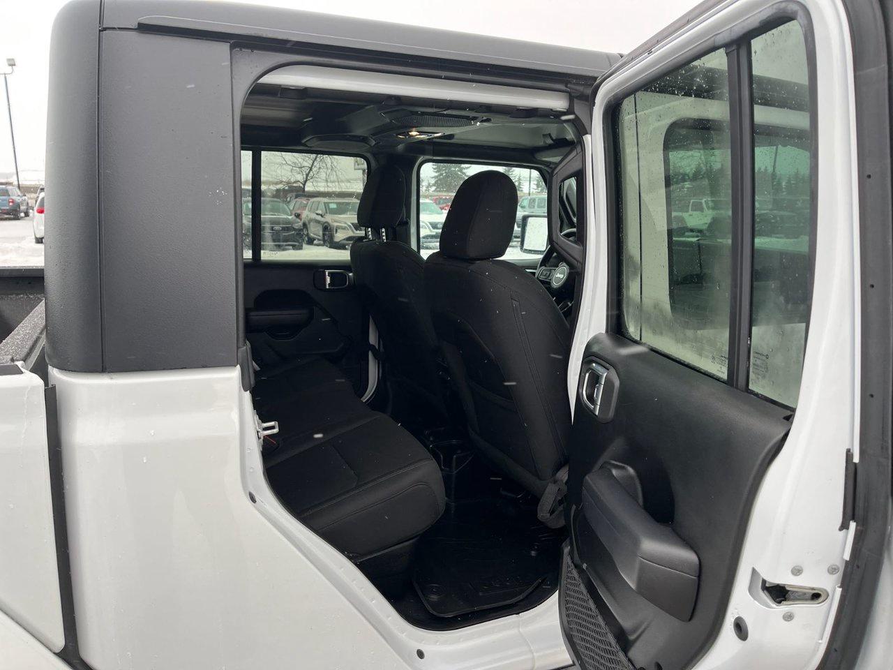 2021 Jeep Gladiator Willys 4x4 Photo