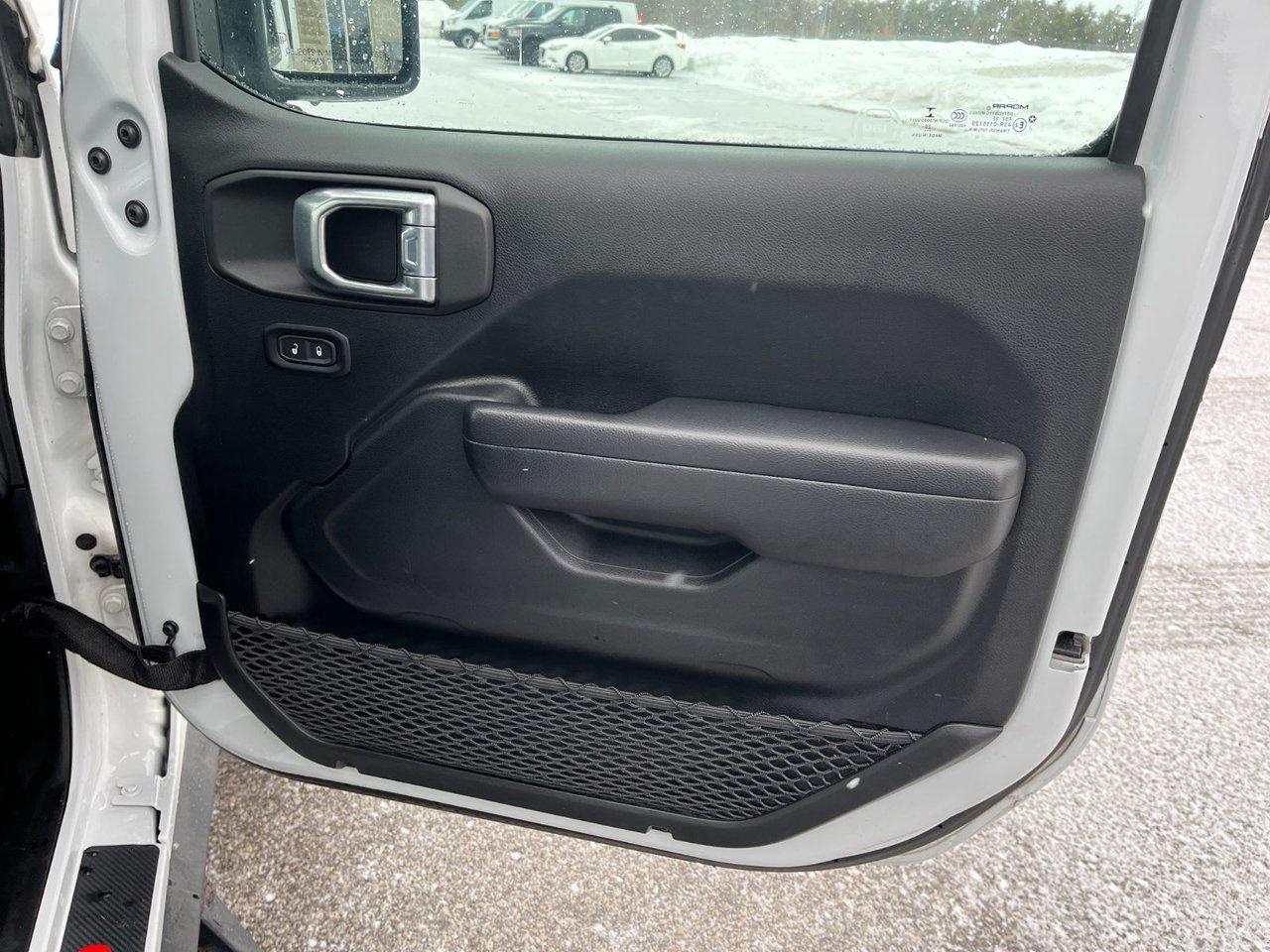 2021 Jeep Gladiator Willys 4x4 Photo