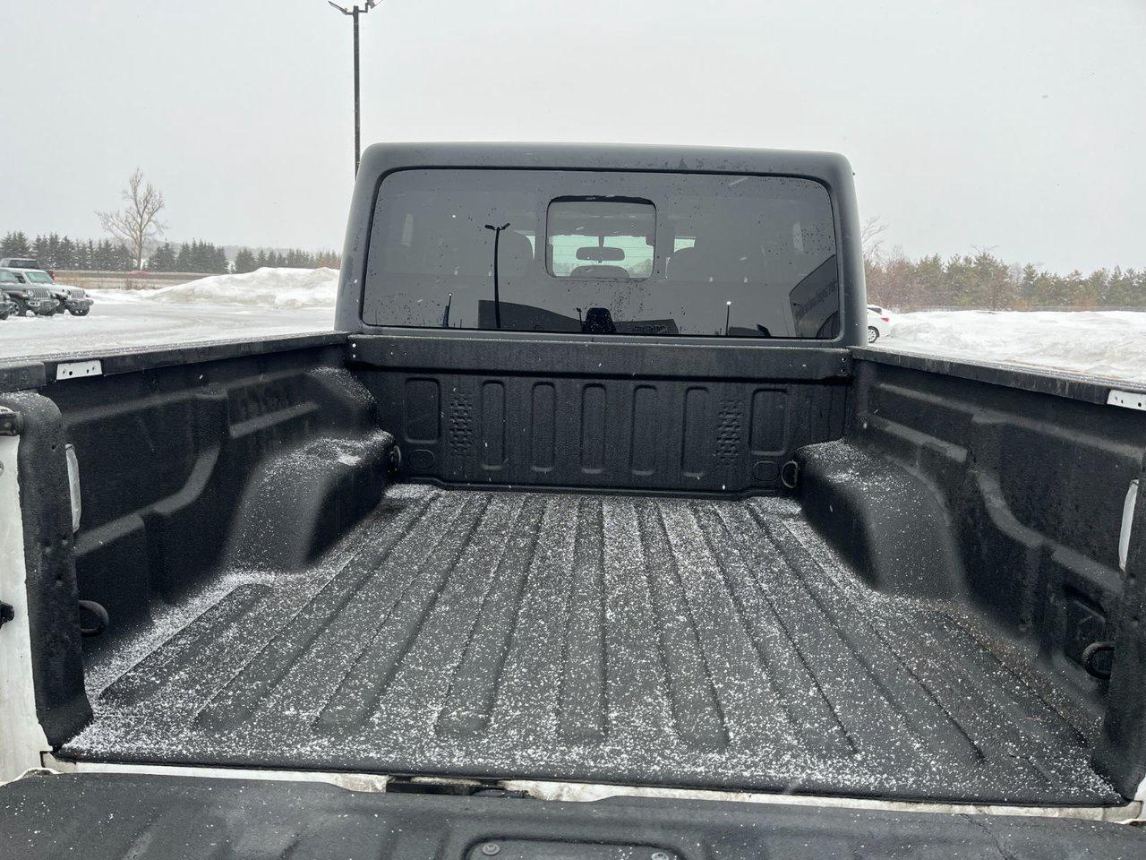 2021 Jeep Gladiator Willys 4x4 Photo