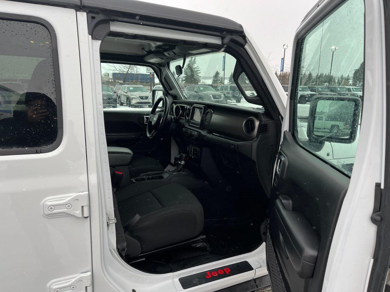 2021 Jeep Gladiator Willys 4x4 Photo