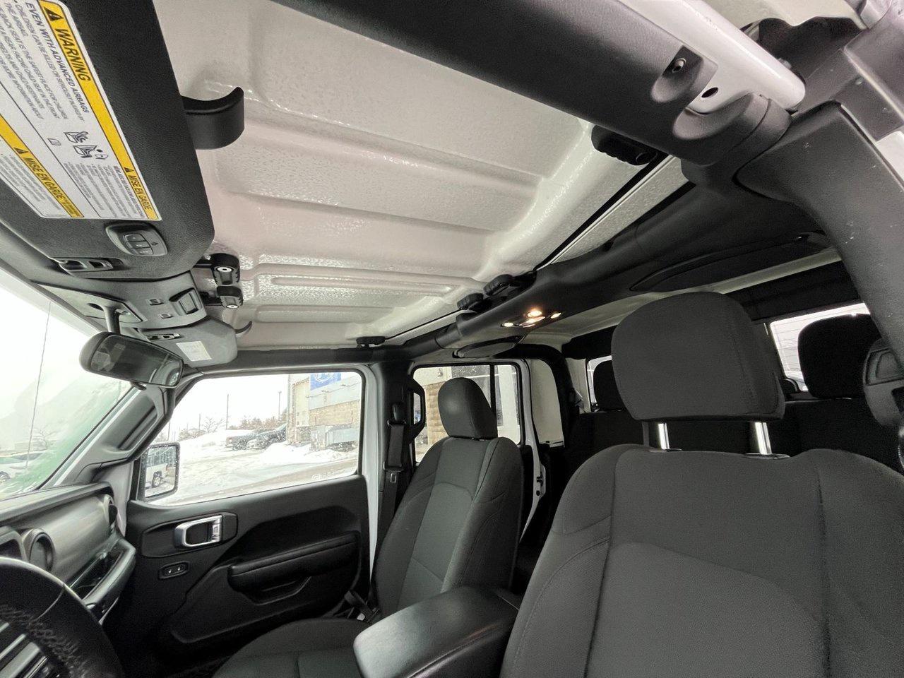 2021 Jeep Gladiator Willys 4x4 Photo