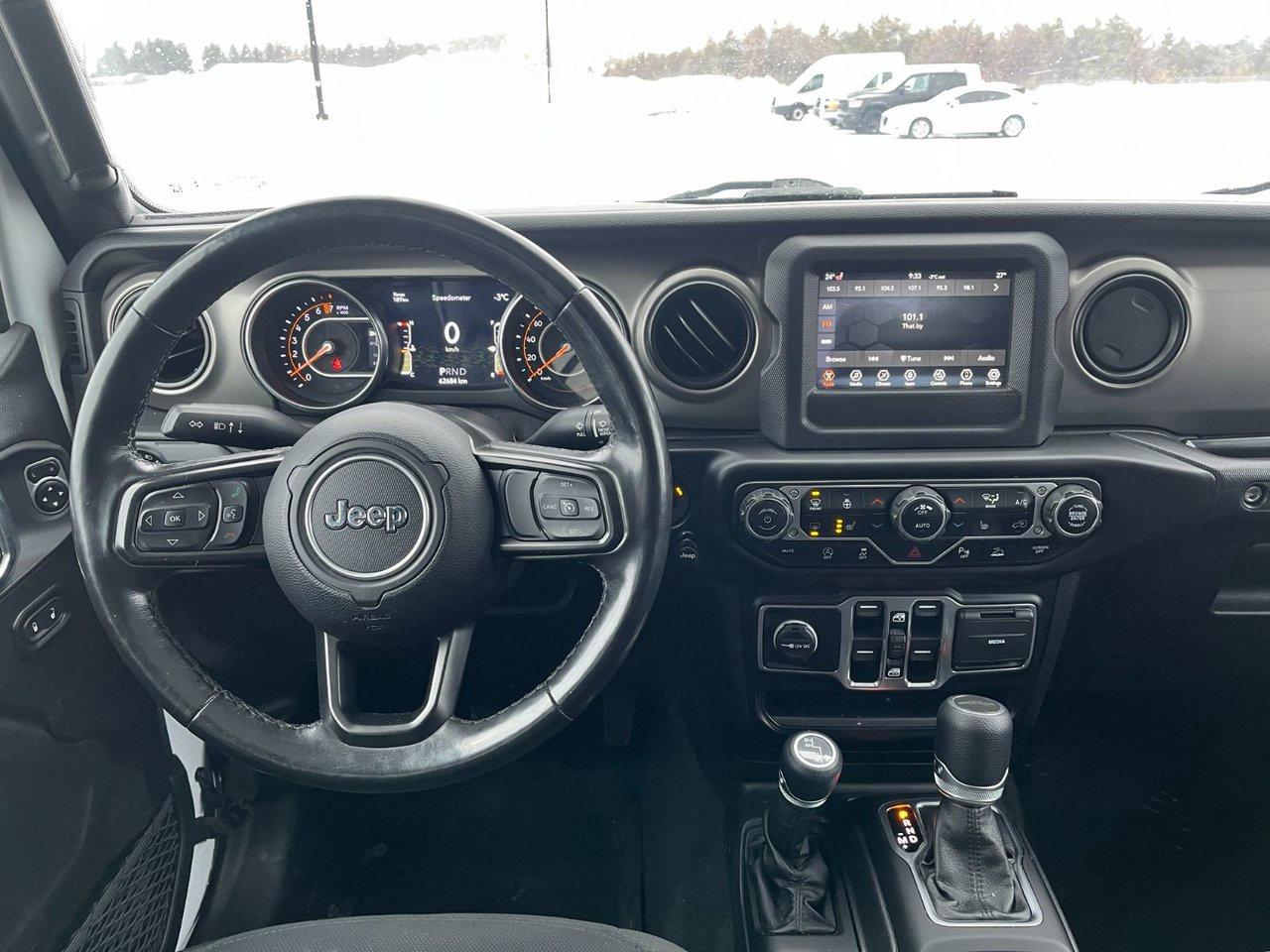 2021 Jeep Gladiator Willys 4x4 Photo