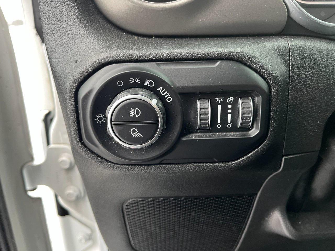 2021 Jeep Gladiator Willys 4x4 Photo