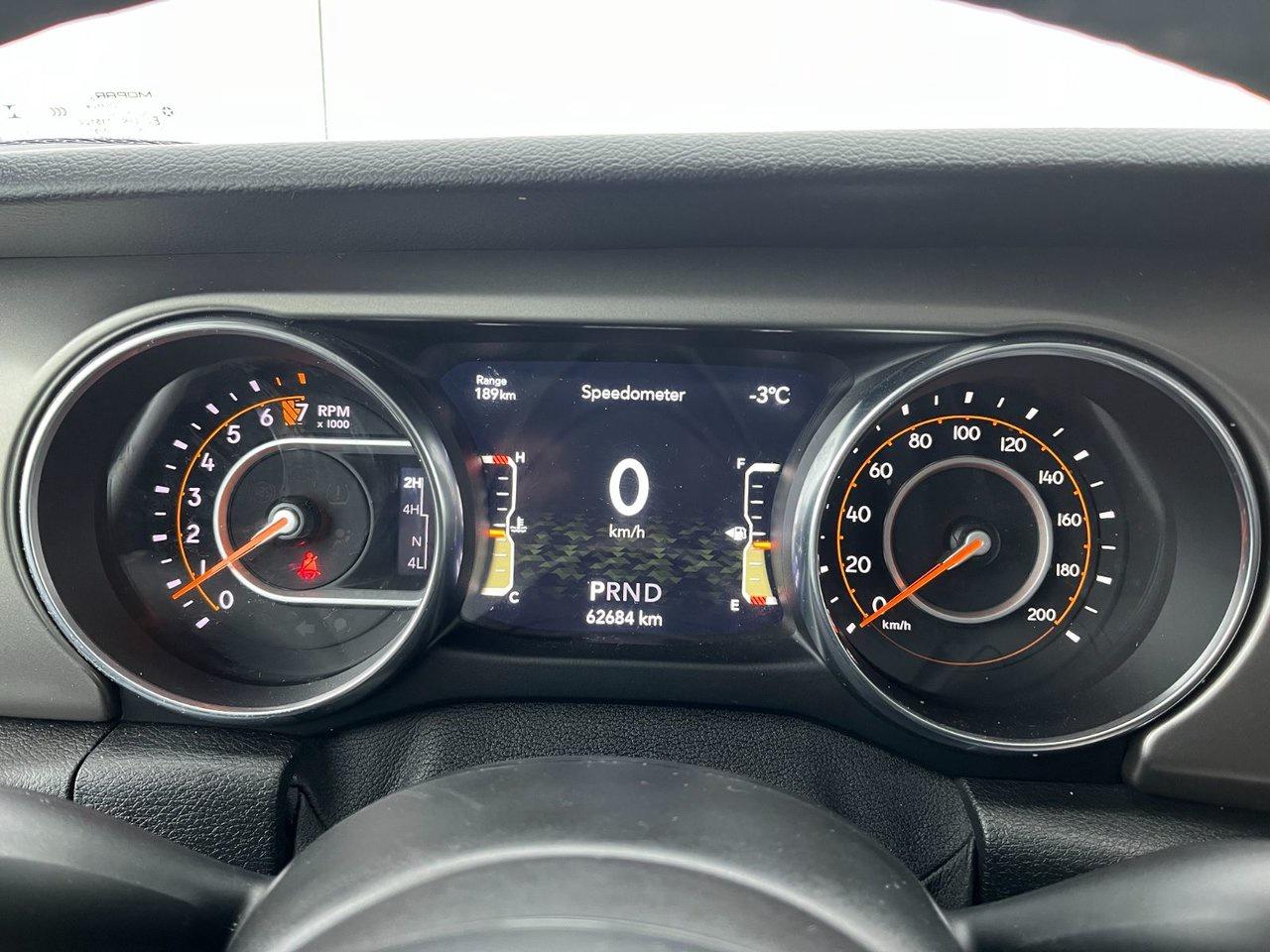 2021 Jeep Gladiator Willys 4x4 Photo