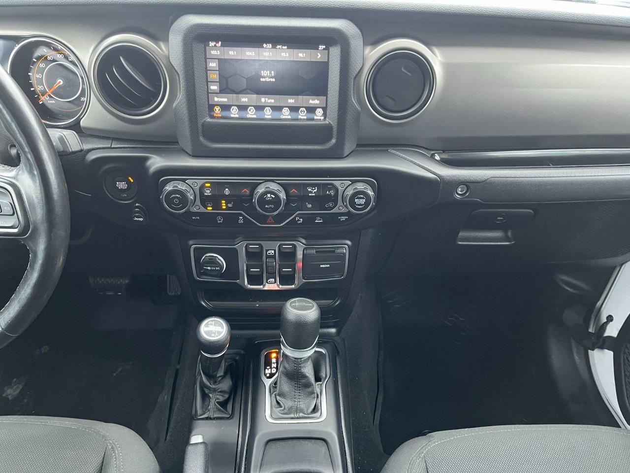 2021 Jeep Gladiator Willys 4x4 Photo