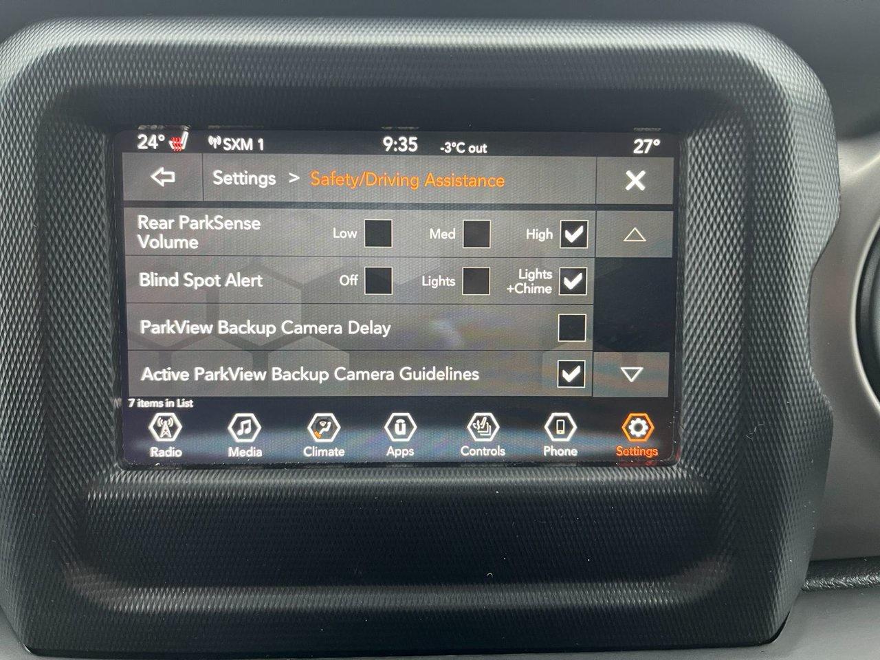 2021 Jeep Gladiator Willys 4x4 Photo