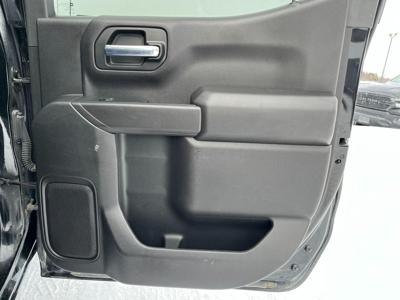 2024 Chevrolet Silverado 1500 4WD Crew Cab 157 Custom Trail Boss Photo