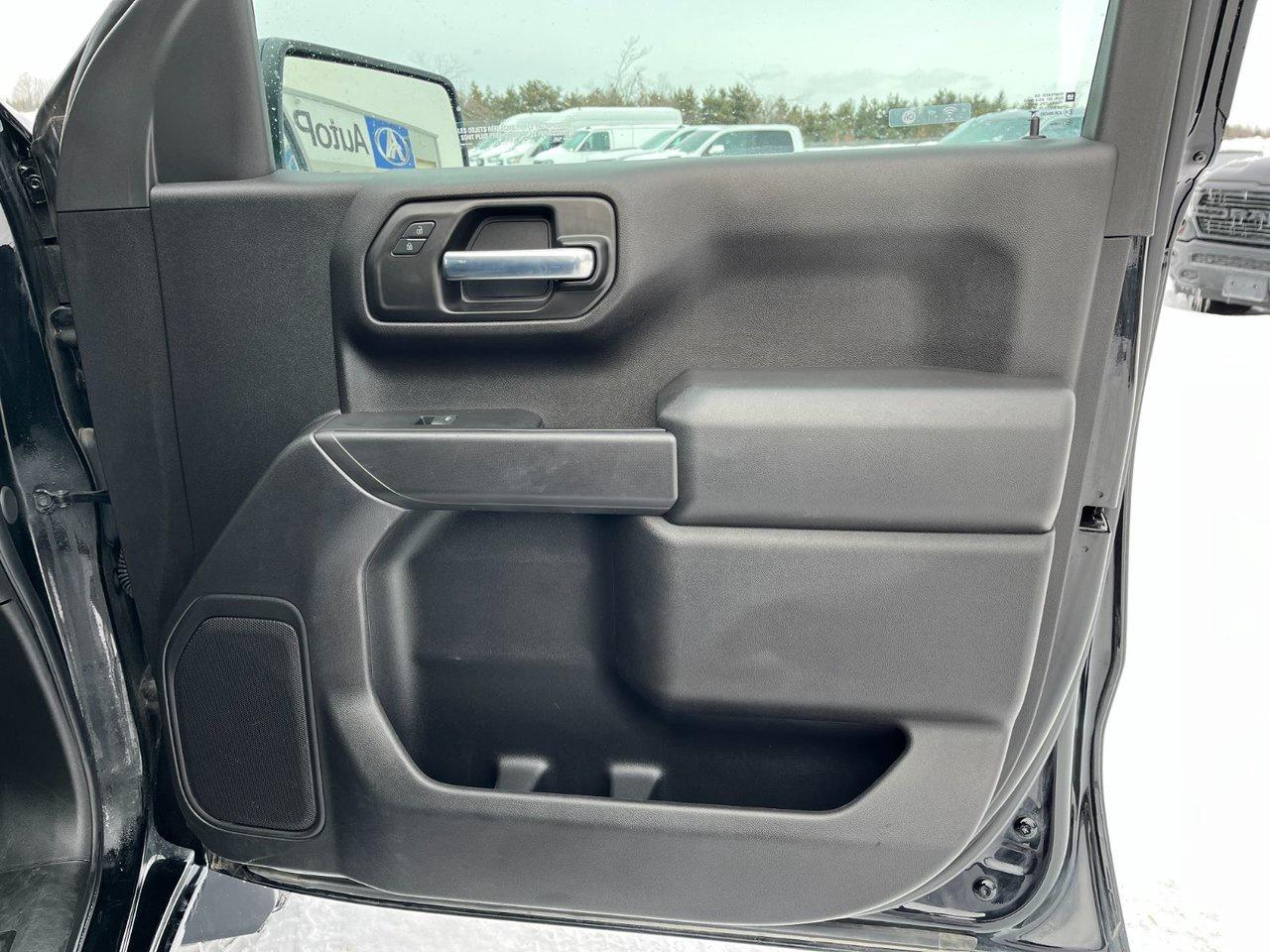 2024 Chevrolet Silverado 1500 4WD Crew Cab 157 Custom Trail Boss Photo