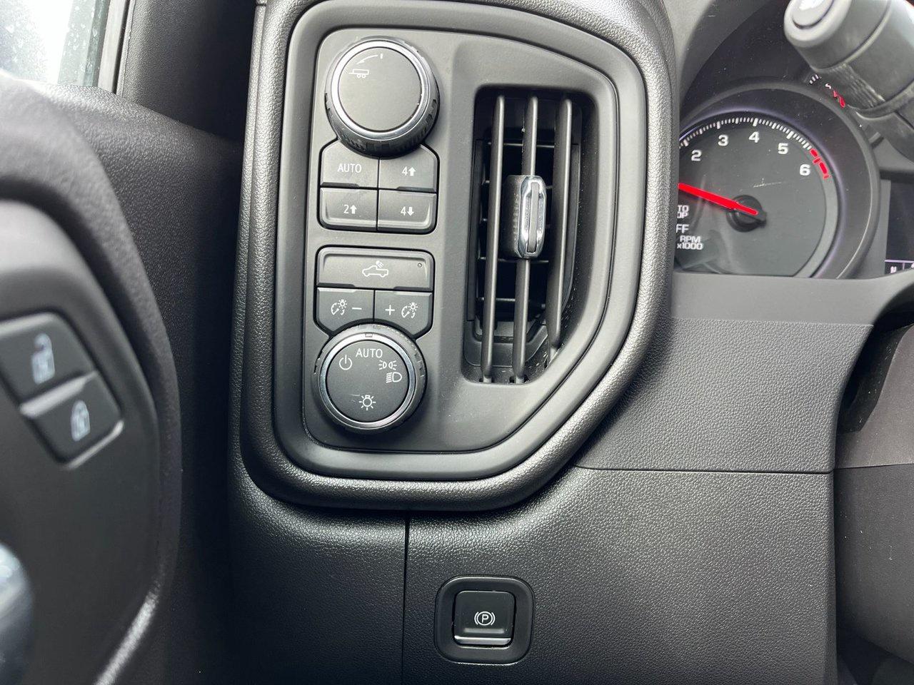 2024 Chevrolet Silverado 1500 4WD Crew Cab 157 Custom Trail Boss Photo