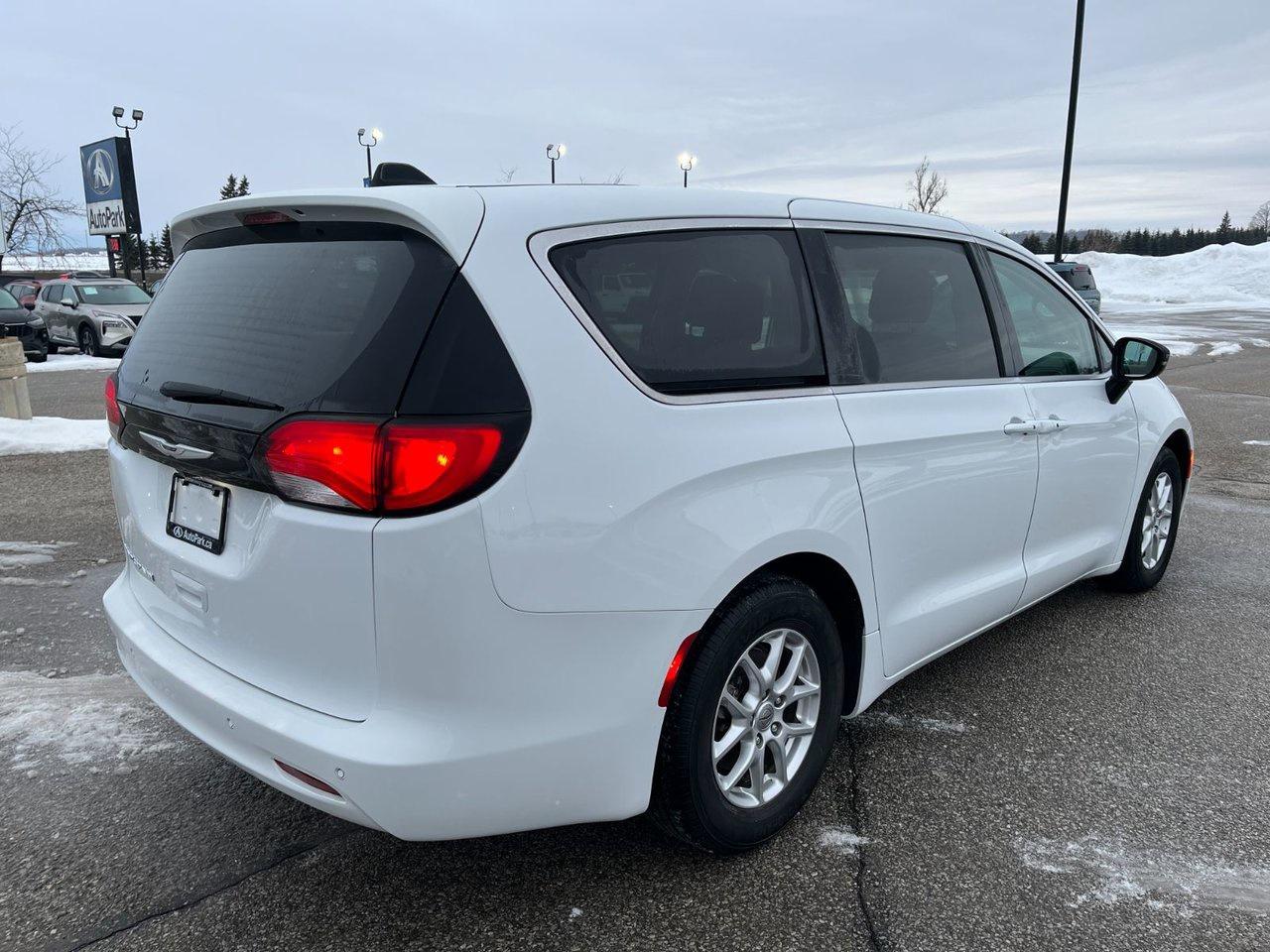 2024 Chrysler Grand Caravan SXT 2WD Photo