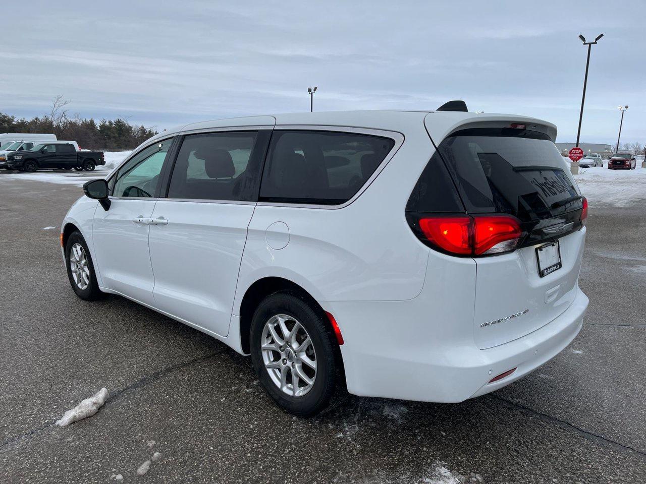 2024 Chrysler Grand Caravan SXT 2WD Photo