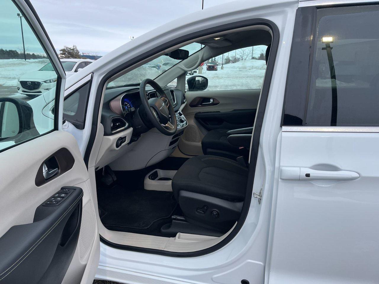 2024 Chrysler Grand Caravan SXT 2WD Photo