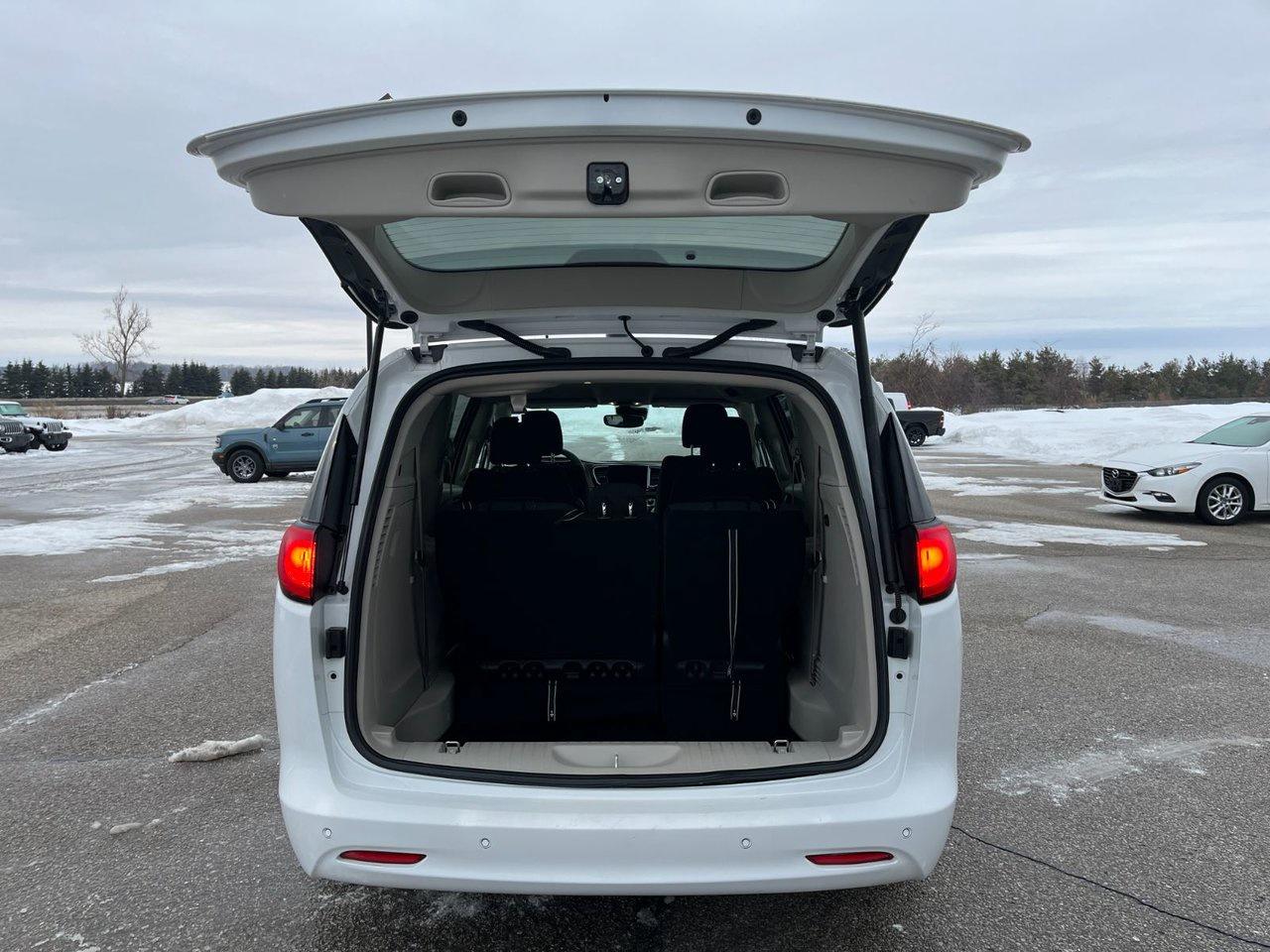 2024 Chrysler Grand Caravan SXT 2WD Photo