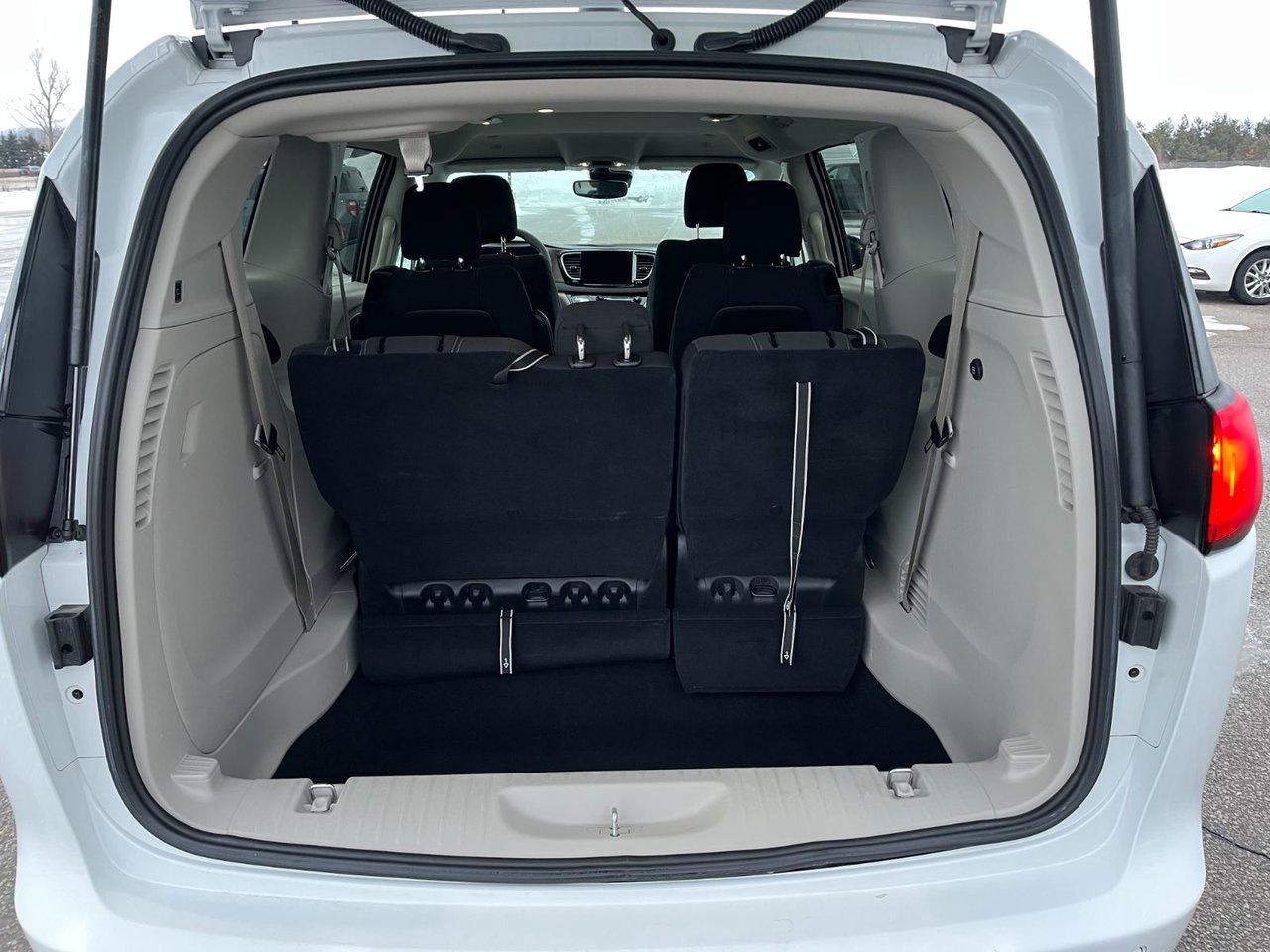 2024 Chrysler Grand Caravan SXT 2WD Photo