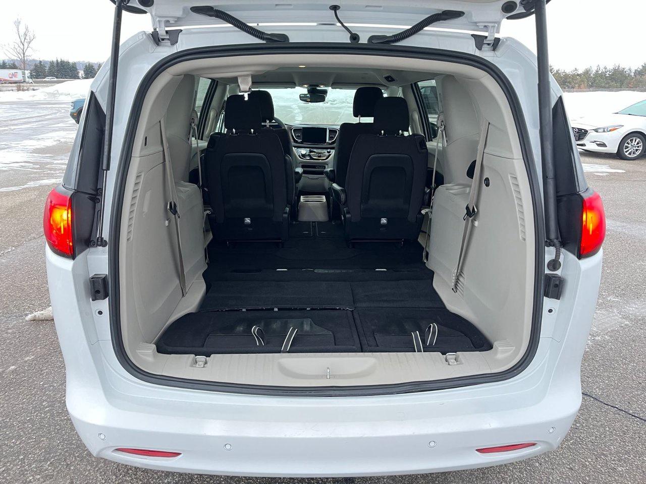 2024 Chrysler Grand Caravan SXT 2WD Photo